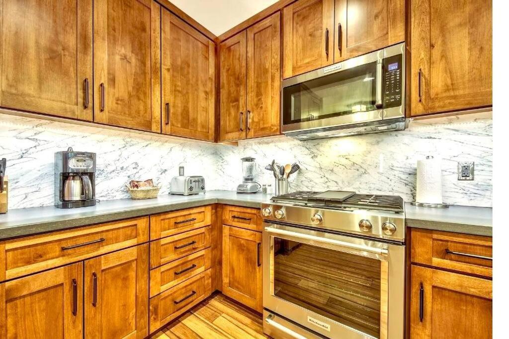 Ski In/Out - Zalanta - Great Location- 2 Hot Tubs - Heated Pool Саут Лейк Тахо Екстериор снимка